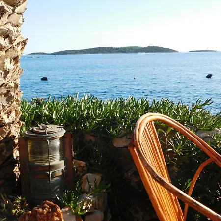 Seaside House Milna, - 8900 Feriehus Vis
